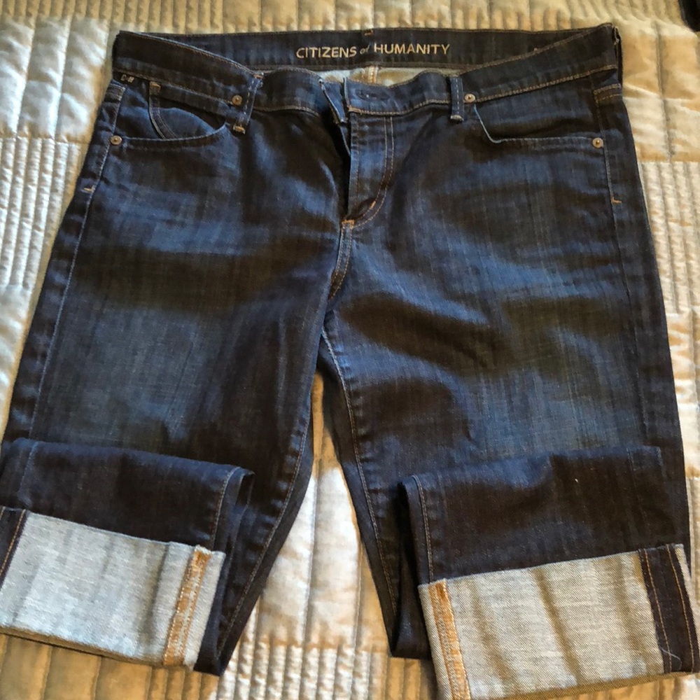 COH cuffed capris. In GREAT shape. No holes.
